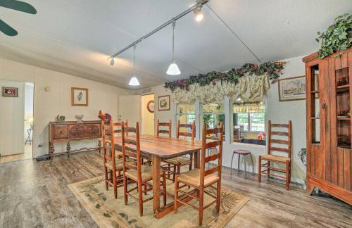 Waterfront Sparta Gem with Fire Pit and Kayak! - Foto 7