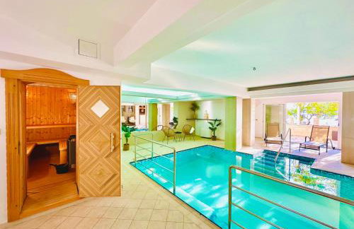 Luxury Seaside Villa with a classic Mediterranean Olive Garden, a fully equipped Professional Kitchen, Pool, Sauna, Padle Boards and Canoe - Miolin Beach House - Photo 4