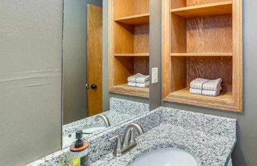 Steps to White River Cabin Retreat with Dock Access - Foto 18