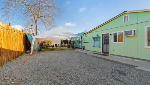 Next to Downtown Huge yard with Parking - Foto 2