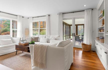 Modern Berkshires Farmhouse w Porch Fireplace Views Beaver Creek by AvantStay - Foto 10