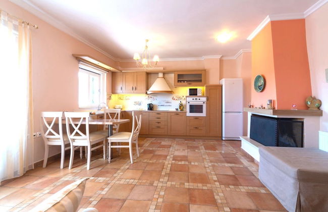 Nautilus Luxury Suites - Photo 27