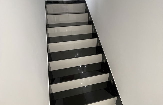 Modern House with Garden - Photo 28