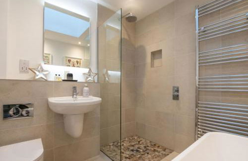 Samphire Barn - Photo 22