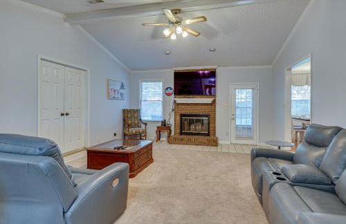 Lovely Decatur Home with Yard about 6 Mi to Town! - Foto 7
