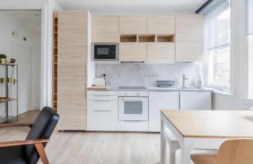 Live like a Londoner by TOWER BRIDGE - Photo 8