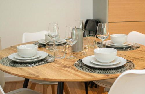 Stylish 2-Bed with Stunning View - Foto 26