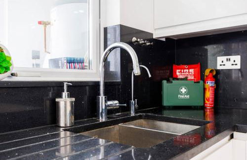 5 Bedroom House , Free Parking , Pool Table , Arcade Machine , Garden , Sleeps 9 , Offers , Ideal For Contractors , Families , Long Term Stays - Foto 39