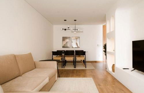 Souto Village - by RowdHouses - Private Pool & Lemon Farm - Foto 4