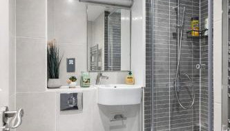 2 Minutes from Kings Cross 1 Bedroom Apartment with Private Patio - Foto 5, Shower