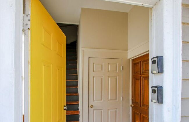 Artist's House Upper Apt Walk to Forsyth - Photo 38