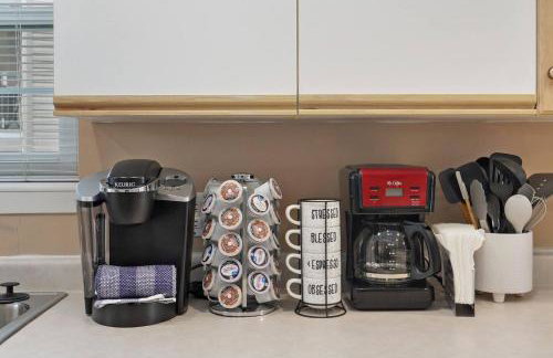 Retreat @ the Hills w/ Pets and Game Room - Foto 13