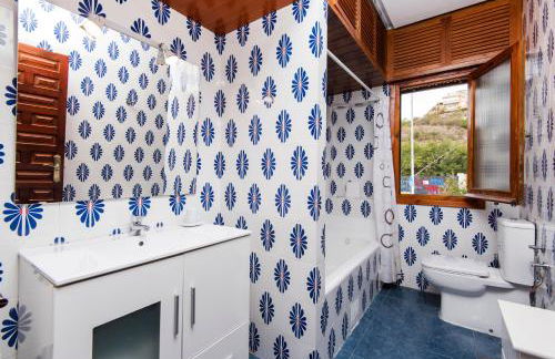 Queen Fabiola Villa, spacius home with private Pool in east Malaga - Photo 49