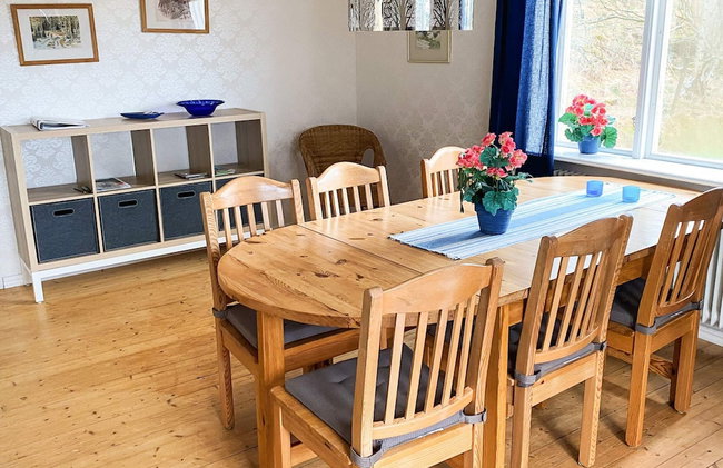8 Person Holiday Home in Anneby - Foto 10