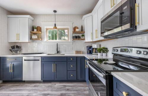 The Akron Retreat: Modern 3-Bedroom Oasis - Foto 20