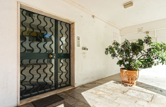 Coastal Comfort: Apartment Retreat By The Sea - Photo 12