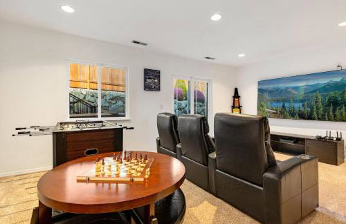 Ultimate Group Getaway Near Ferry, Hot Tub and Games - Foto 29