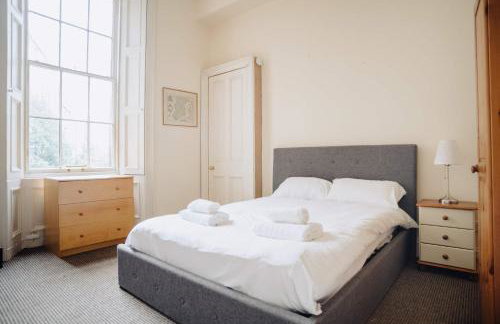 Traditional Central 2 Bedroom Apartment - Foto 9