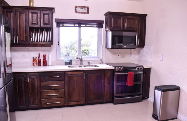 Executive Arcadia Luxury Guest Apartment - Photo 6