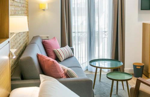 Aquitania Home Suites - Photo 59