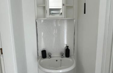 1 Bed @ Factory Quater - Chard St - Foto 20