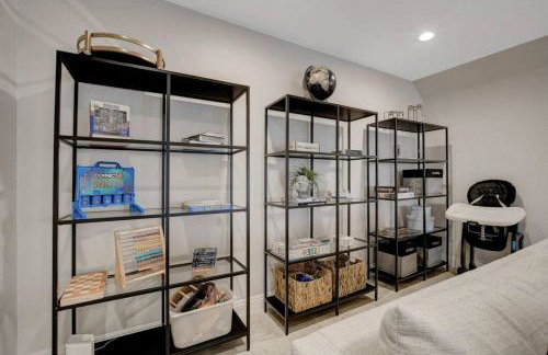 Beautiful 5BR w/King Beds, Pool & Hot Tub, Games - Photo 30