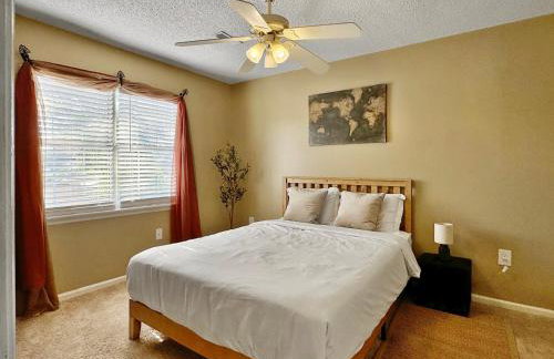 Cozy Home Away From Home - Pet-friendly, King bed - Foto 20