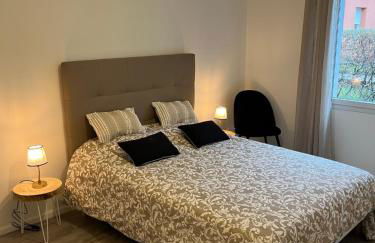 Le gîte de Marc - Parking privé gratuit + terrasse - Foto 10