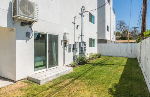 Cozy LA Getaway Fast Wi-Fi and Smart TV - Foto 16