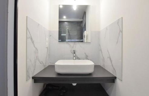 4 Bedroom Cozy Home In Montsenelle - Foto 25