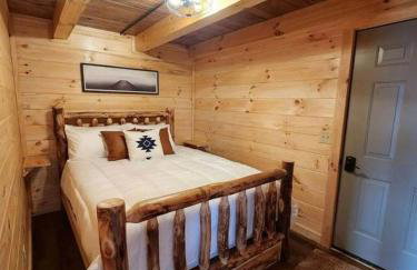 Luminous Cabin near Tappan Lake with Hot-Tub, BBQ and Deck in Ohio - Foto 36