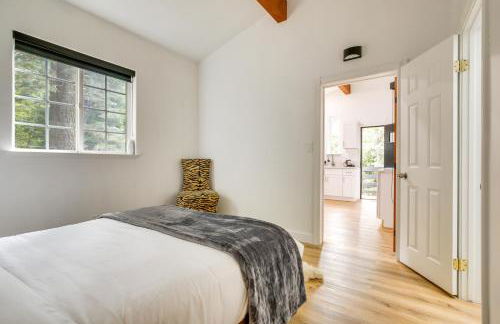 Lake Arrowhead Hideaway with Deck and Hot Tub - Foto 14