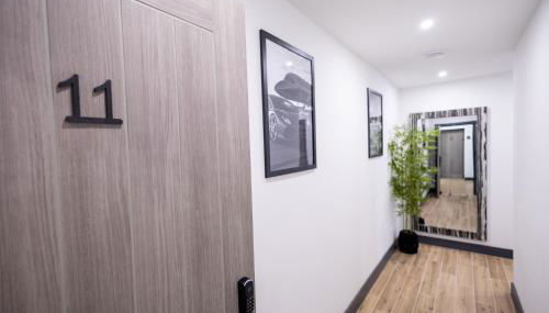 Brand-New Top-Floor Flat with Stunning Balcony & Parking - Foto 5, Other