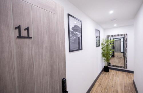 Brand-New Top-Floor Flat with Stunning Balcony & Parking - Foto 22