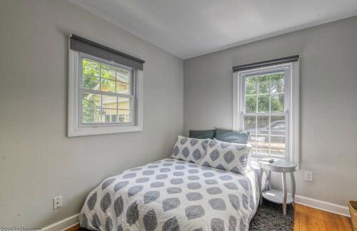 Spacious 4-Bedroom Near Downtown and UM Stadium - Foto 4