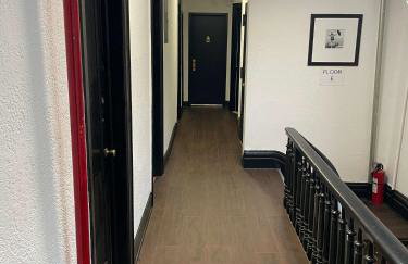 Union Square Studio with Kitchen -Shared Bathroom - Foto 11