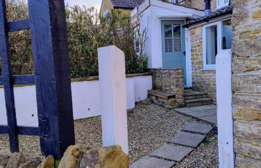 The Old Post Office Spacious 3-Bed Cottage in North Perrott - Photo 36