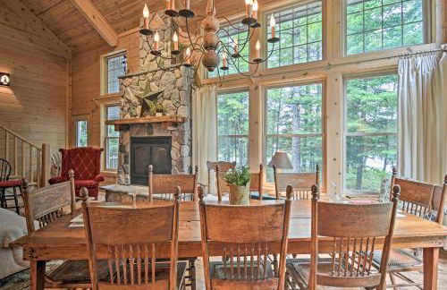 Rustic and Modern Home with Fire Pit on Tower Pond! - Foto 7