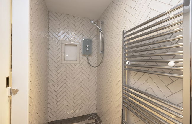 JOIVY Exceptional Cottage W/ Stunning Country Views - Photo 47