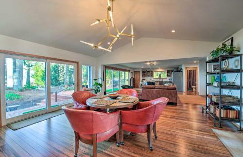 Mid-Century Cabin with Deck and Puget Sound Vistas! - Foto 6