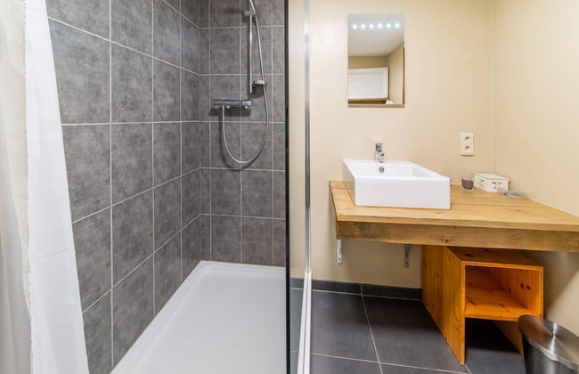 Holiday Home in Vielsalm With Bubble Bath - Photo 21