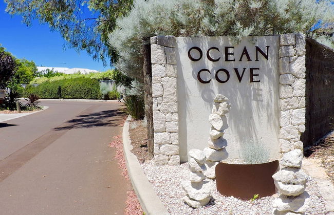 Contemporary Cove - Foto 34