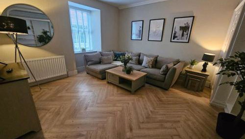 HollyJess Hoose - Foto 1