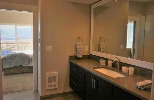 Barnwood Chateau with 2 Master Suites Hot Tub - Foto 25