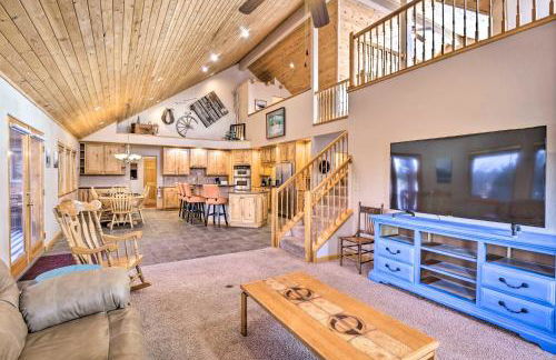 Charming, Spacious and Pet-Friendly Buena Vista Home - Photo 14