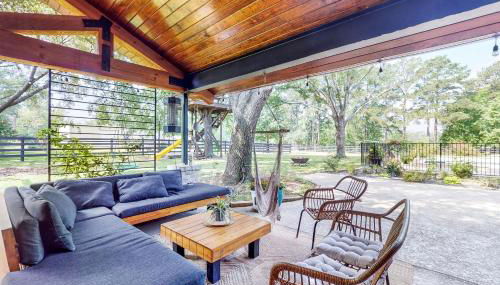 Pool, Hot Tub and Pool Table! Grand Home in Tomball - Foto 2