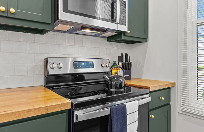 Wine Country Getaway | JZ Vacation Rentals - Photo 9