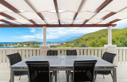 Modern Villa with Pool - Photo 45