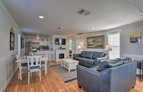 Steps to Beach! Surf Cottage in Galveston - Photo 9