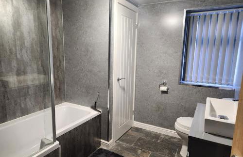 Derby City Centre Apartment With Roof Top Hot Tub - Foto 43